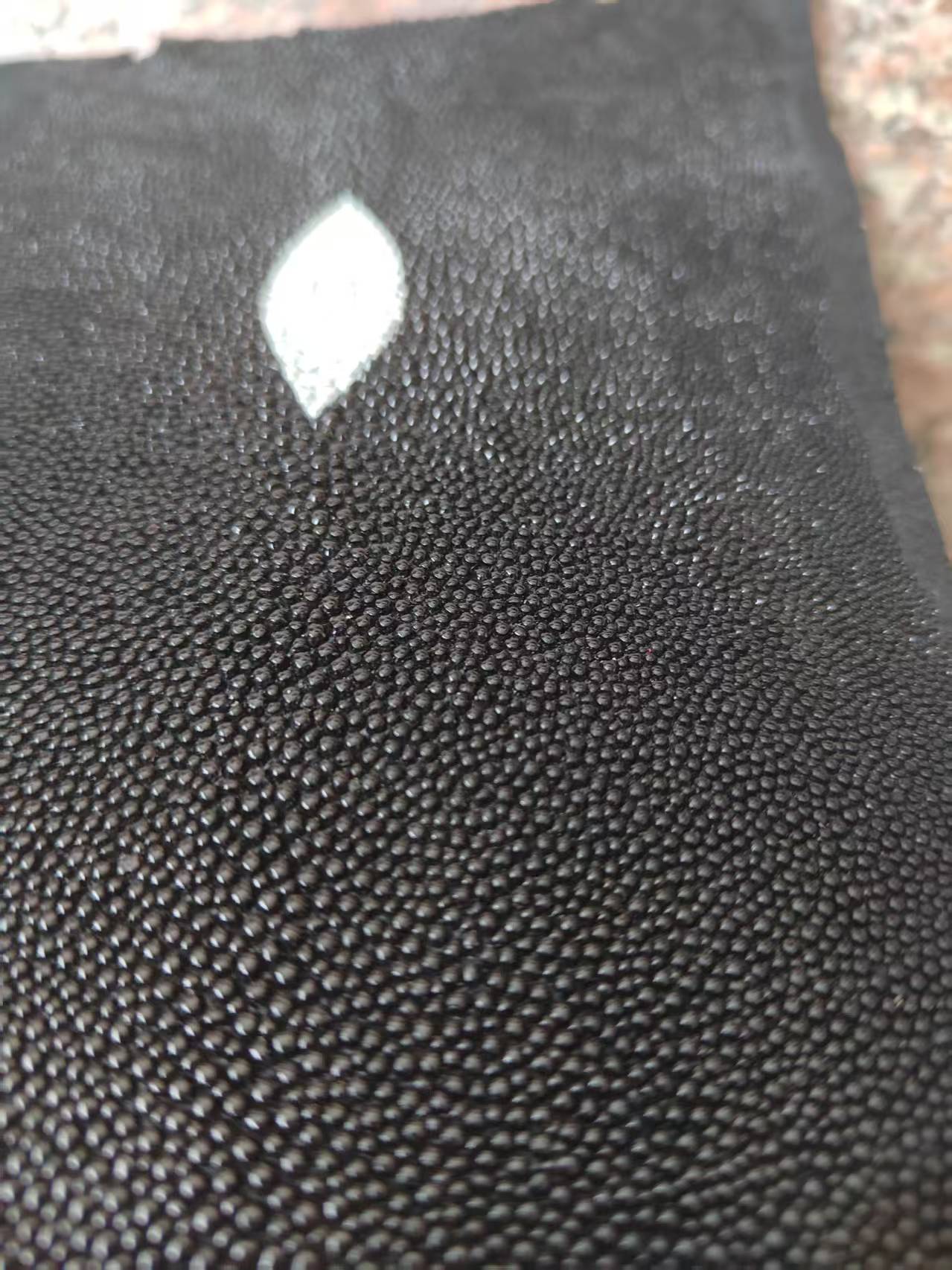 Peau de raie noire non polie p - Luxury Bags And Shoes avis et prix